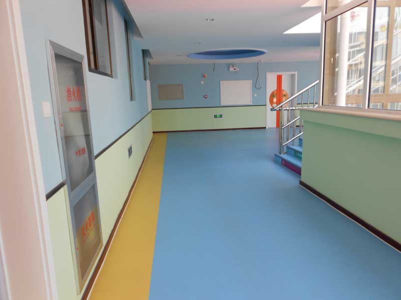 內蒙古鄂爾多斯楓葉幼兒園地板
